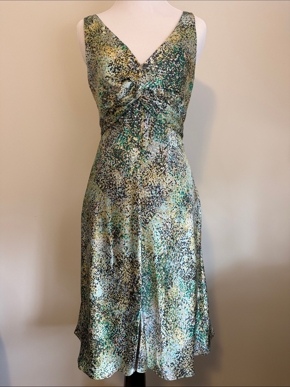 BCBGMaxAzria Green Patterned Knot-Front V-Neck Midi Dress